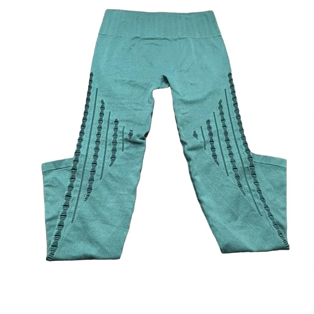 Savvi Mantra Leggings Green Sz M/L Cutouts on the sides EUC
